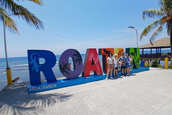 Roatan Wildlife Monkeys,Sloths, chocolate Rum tasting Island Tour