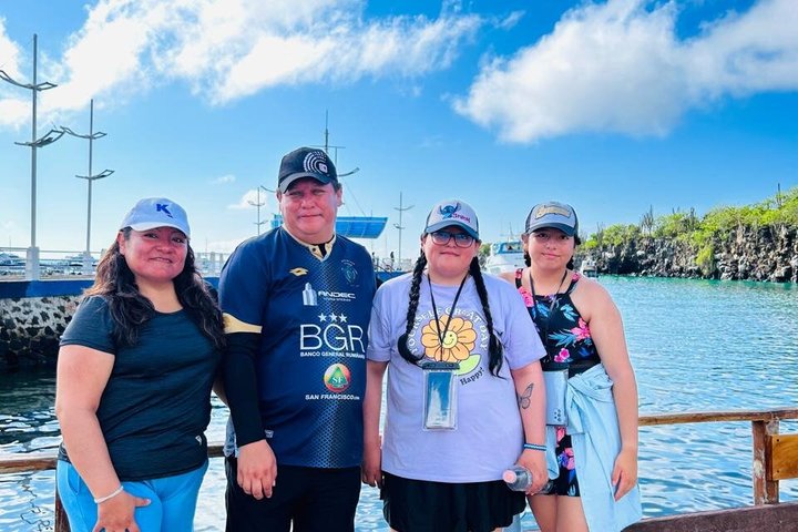 "Galapagos Discovery Premium – Bay Tour - 4 Days / 3 Nights"