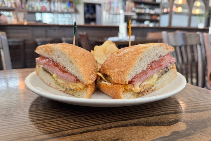 Kansas City Downtown Food Tour with 5 Local Dishes