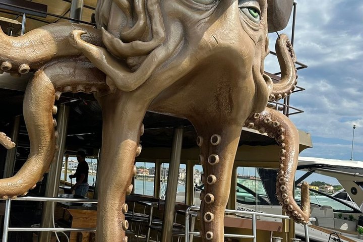 Medulin: All-Inclusive Pirate Boat Tour to Kamenjak Cave & Levan