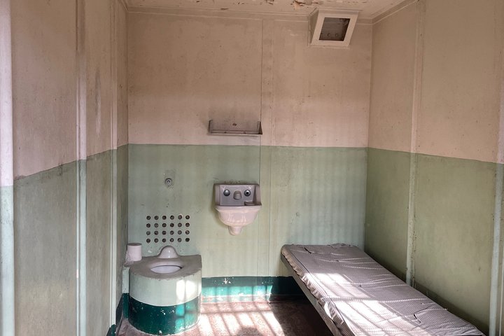 San Francisco Alcatraz App Guided Tour with Cruise and Jail House