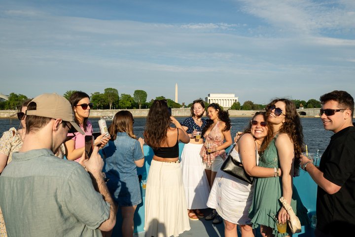 Washington DC Party Yacht Open Bar Cruise on the Potomac