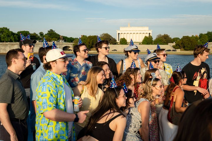Washington DC Party Yacht Open Bar Cruise on the Potomac
