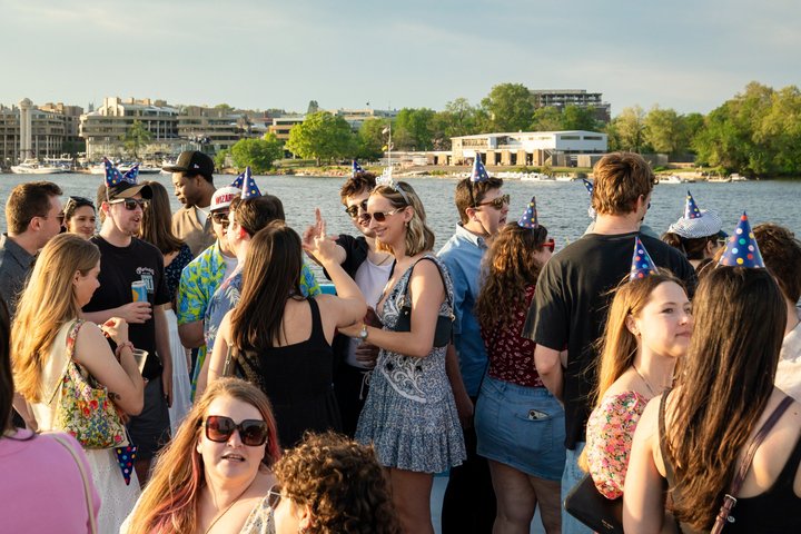 Washington DC Party Yacht Open Bar Cruise on the Potomac