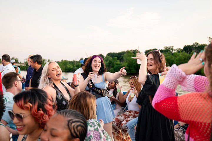 Washington DC Party Yacht Open Bar Cruise on the Potomac