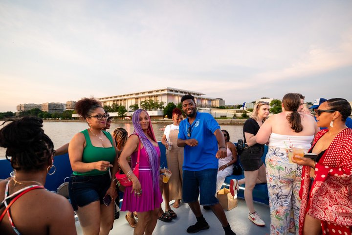 Washington DC Party Yacht Open Bar Cruise on the Potomac