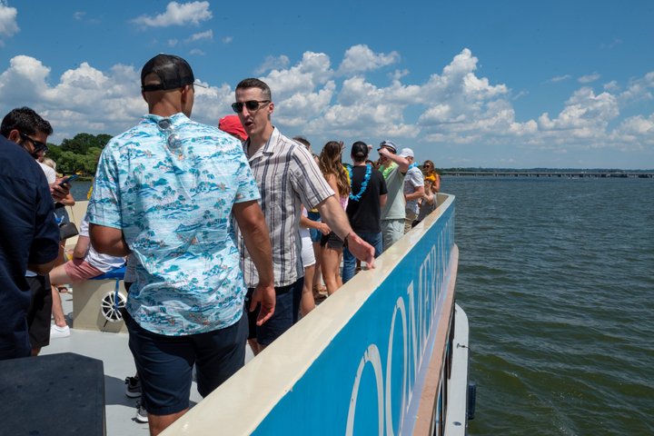 Washington DC Party Yacht Open Bar Cruise on the Potomac