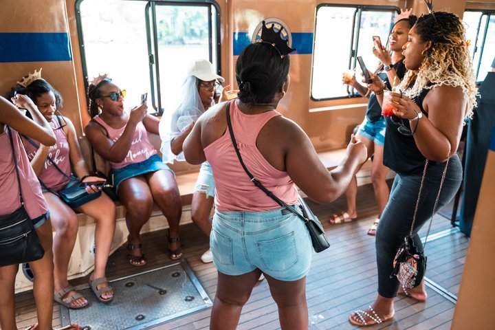Washington DC Party Yacht Open Bar Cruise on the Potomac
