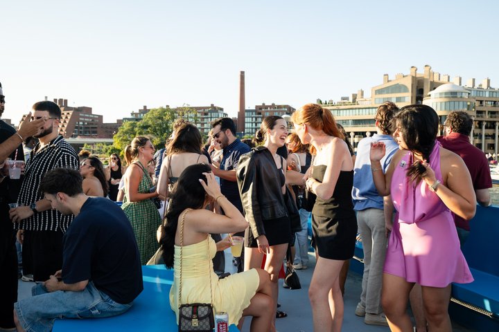 Washington DC Party Yacht Open Bar Cruise on the Potomac