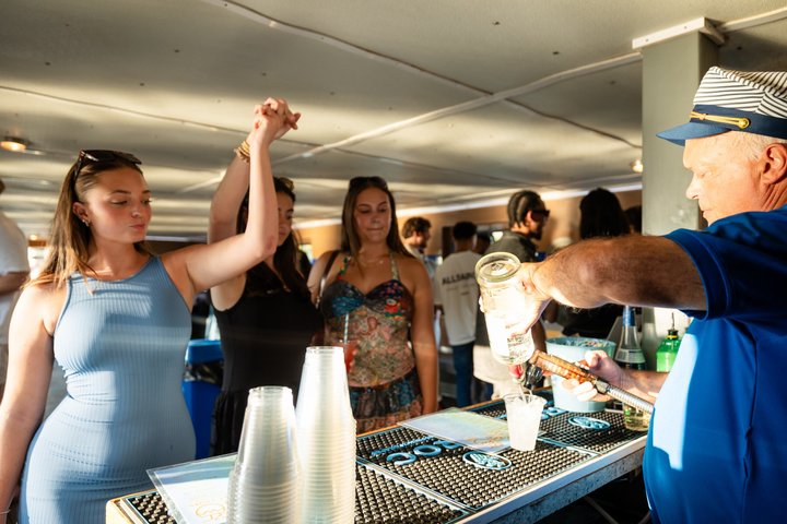 Washington DC Party Yacht Open Bar Cruise on the Potomac