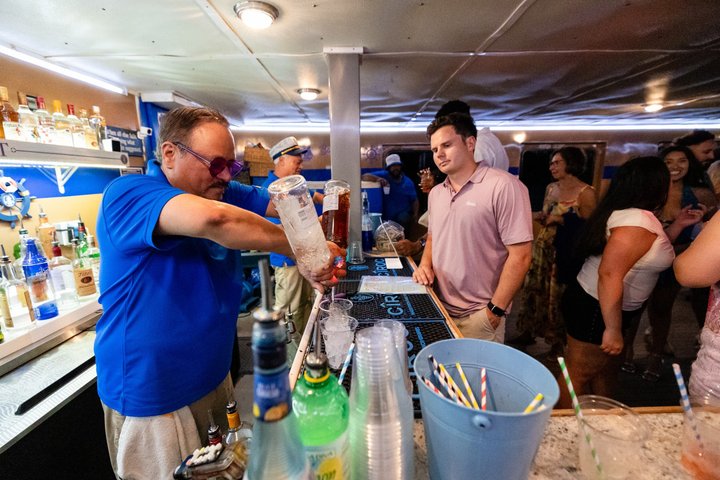 Washington DC Party Yacht Open Bar Cruise on the Potomac