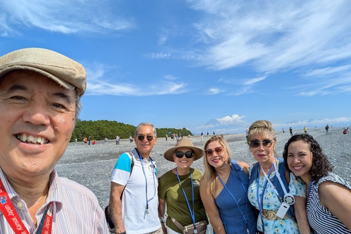 Fuji Nature Customized Private Tour by Car with Licensed Guide