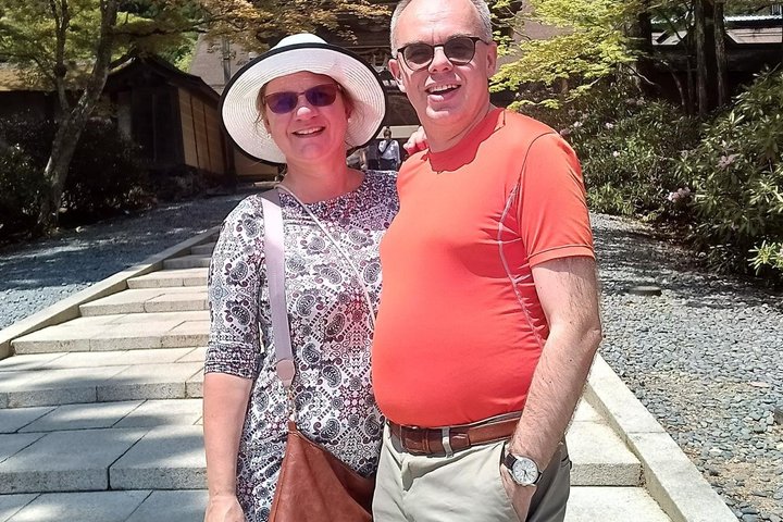 Mt. Koya Sacred Sites Half-Day Tour with Licensed Guide