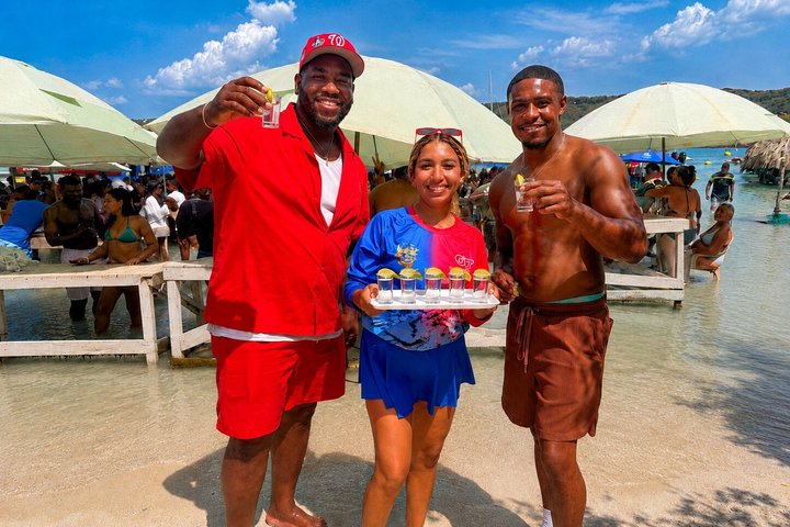 Cartagena Urban Party Boat to Cholón: 5 Stops with Lunch & Drinks