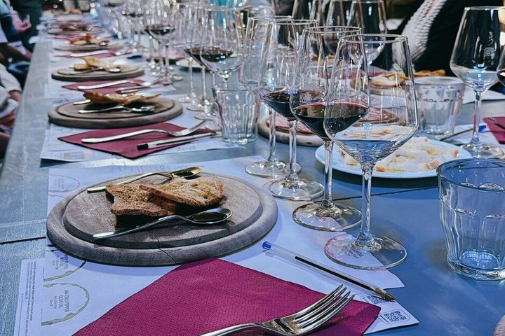 Hidden Castles & Chianti Wine Experience– Small Group