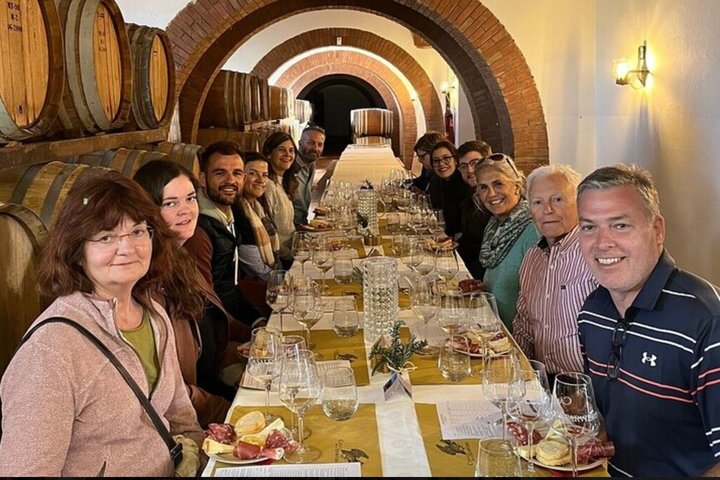 Hidden Castles & Chianti Wine Experience– Small Group