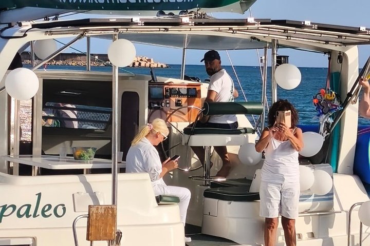 Torrevieja Adventure Tour with the Catamaran Apaelo