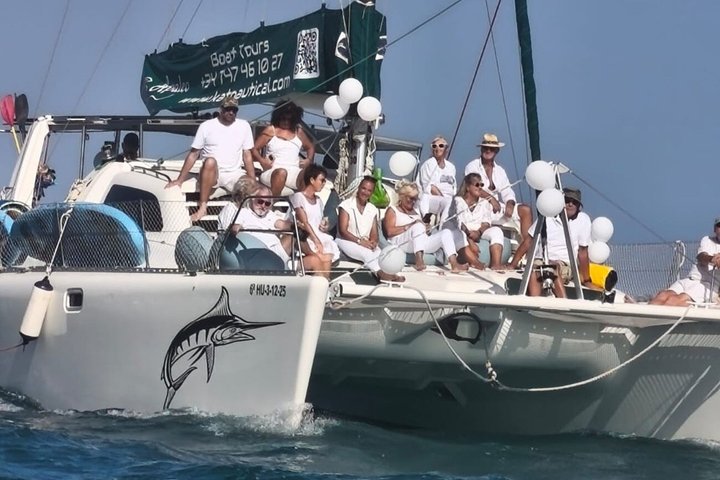 Torrevieja Adventure Tour with the Catamaran Apaelo