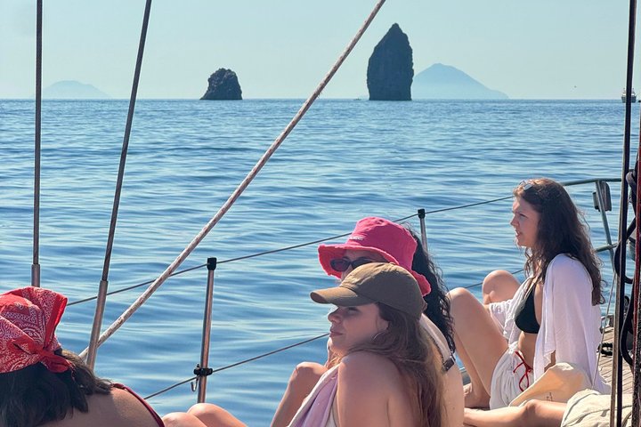 Vela and Wine Experience a Vulcano Aeolian Islands