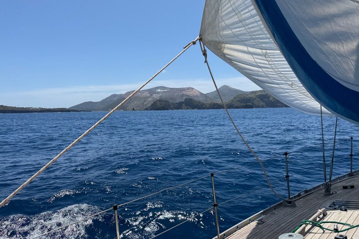 Vela and Wine Experience a Vulcano Aeolian Islands