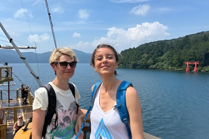Hakone in 1 Day by Private Car with Licensed Guide