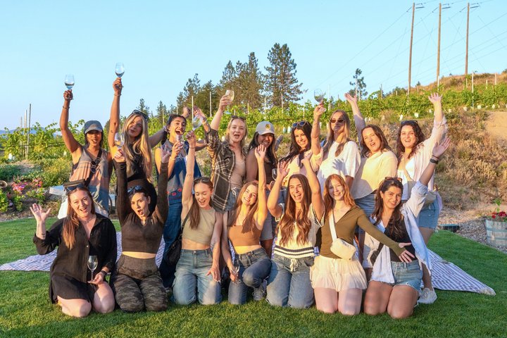 Kelowna Wine Tour by E-Bike with Tastings, Lunch & Okanagan Views