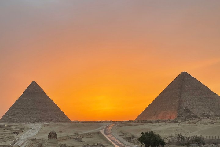 Private Giza Pyramids Great Sphinx Day Tour from El Alamein