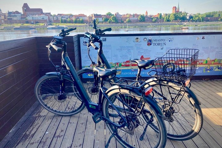 Toruń Beyond the Old Town – Electric Bike Adventure