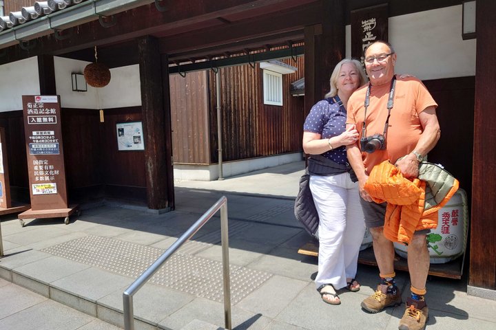 Himeji Castle & Koko-en in 1 Day Tour with Licensed Guide