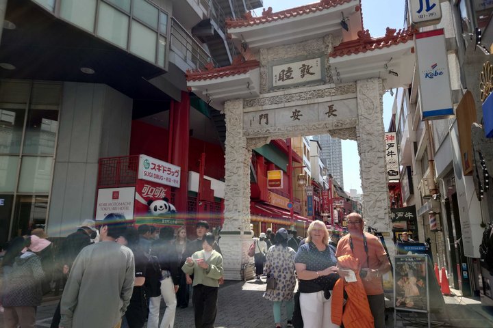 Himeji Castle & Koko-en in 1 Day Tour with Licensed Guide