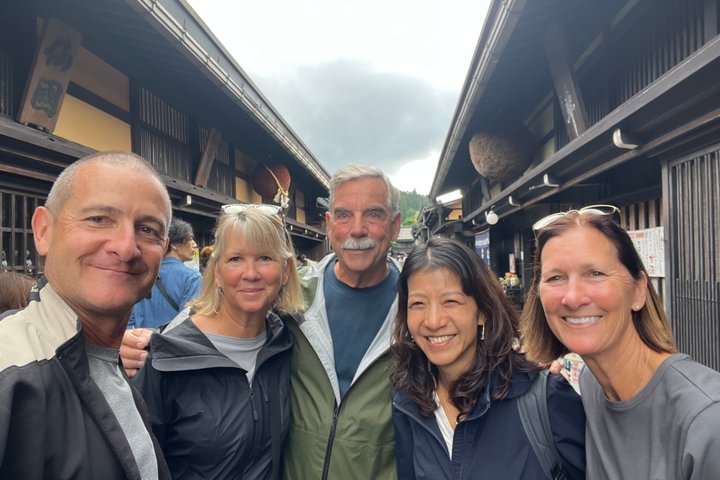 Takayama Arts & Crafts Local Culture Tour, Licensed Guide
