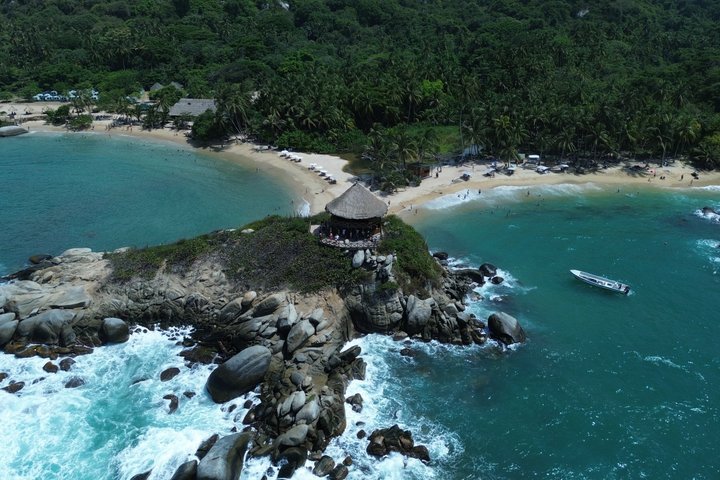Private Tayrona Hike to Cabo San Juan: Bilingual Guide+Transport