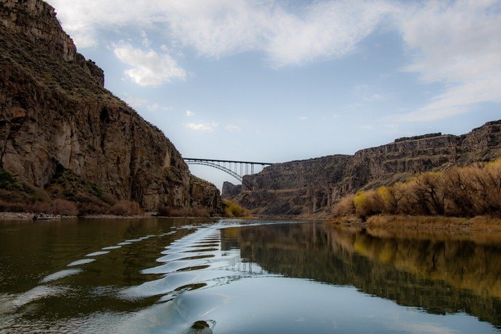 Scenic Boat Tour to Pillar Falls in Twin Falls, Idaho