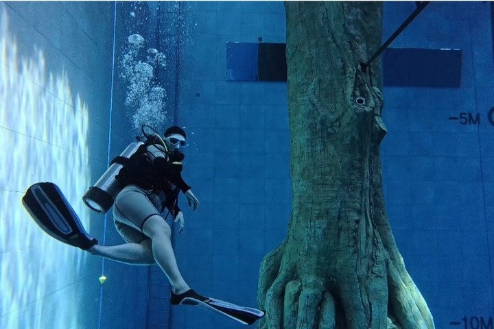 Scuba Diving Experience at Asia's Deepest Indoor Pool near Seoul