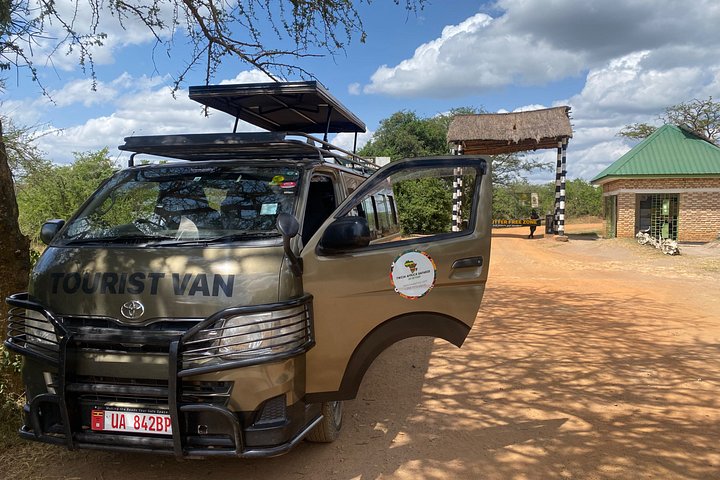 Entebbe Airport Pickup and Drop-off Service