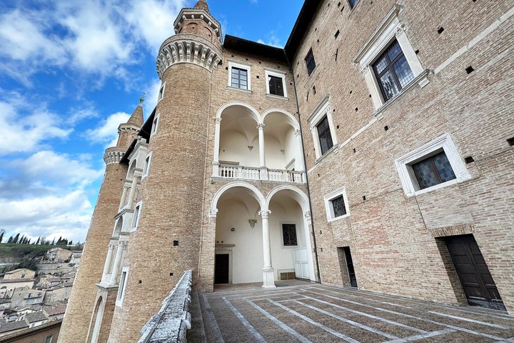 Discover Urbino Private Renaissance and Palazzo Ducale Tour