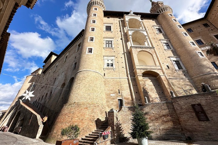 Discover Urbino Private Renaissance and Palazzo Ducale Tour
