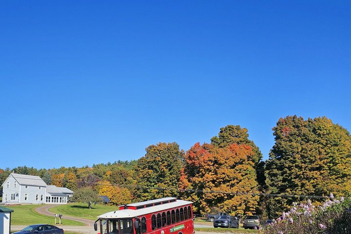 Shared Foliage Trolley Tour