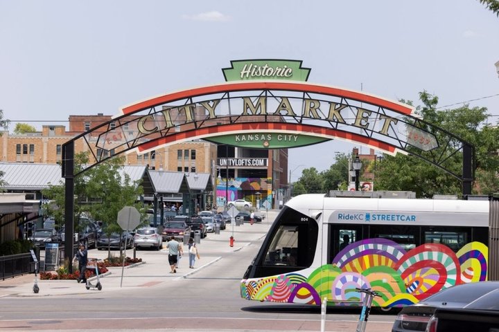 Kansas City Food & History Tour with a Local Guide & Tastings