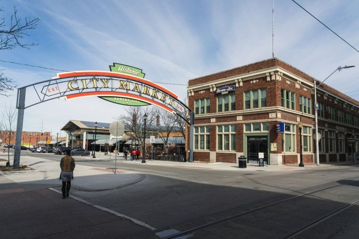Kansas City Food & History Tour with a Local Guide & Tastings