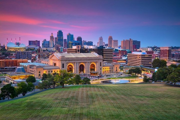 Kansas City Food & History Tour with a Local Guide & Tastings