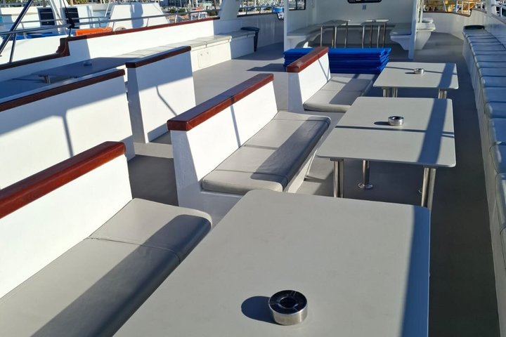 APHRODITE II -LAZY DAY CRUISE-BLUE LAGOON,TURTLE COVE, with LUNCH