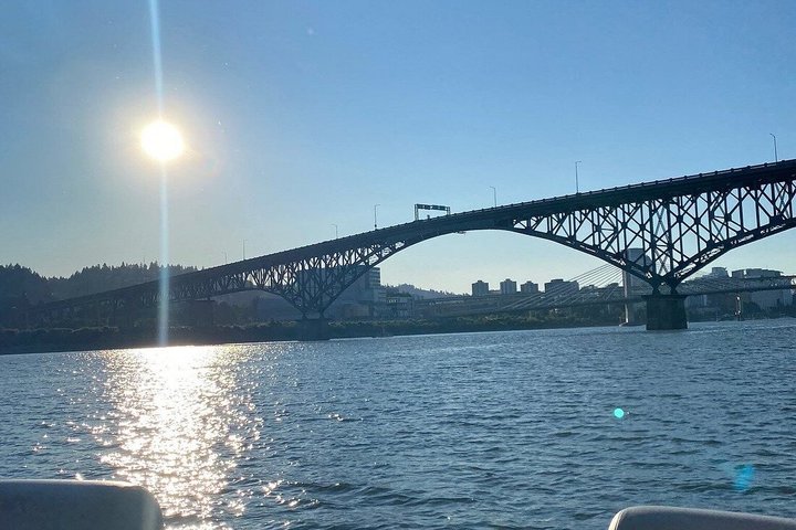 Scenic 2-Hour River Cruise to the Willamette Falls!
