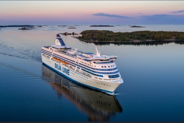 Helsinki to Tallinn Guided Tour -cruise ticket & pick up included