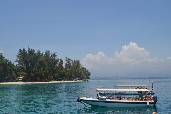 Kota Kinabalu 3 Hour Coastal Fishing and Island Tour