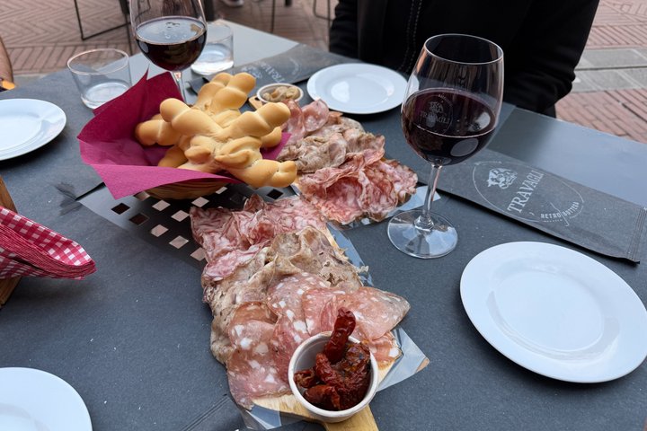 Ferrara Walking Tour Highlights and Food Tastings