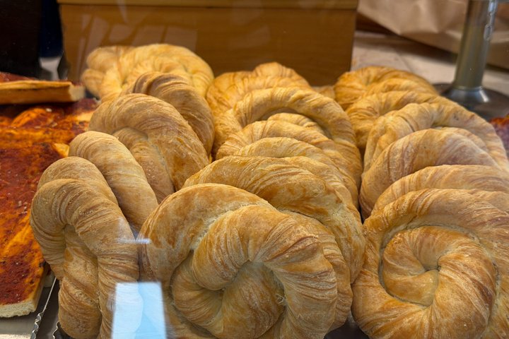 Ferrara Walking Tour Highlights and Food Tastings