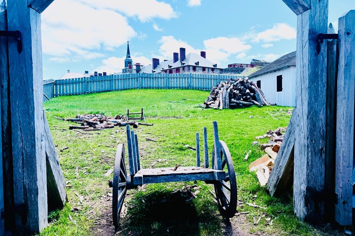 Fortress of Louisbourg Historic Tour: Cruise-Passenger Friendly