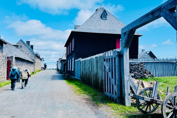 Fortress of Louisbourg Historic Tour: Cruise-Passenger Friendly