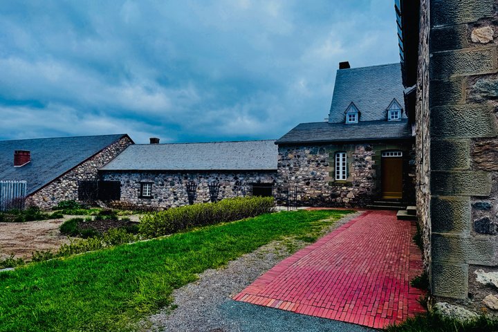 Fortress of Louisbourg Historic Tour: Cruise-Passenger Friendly